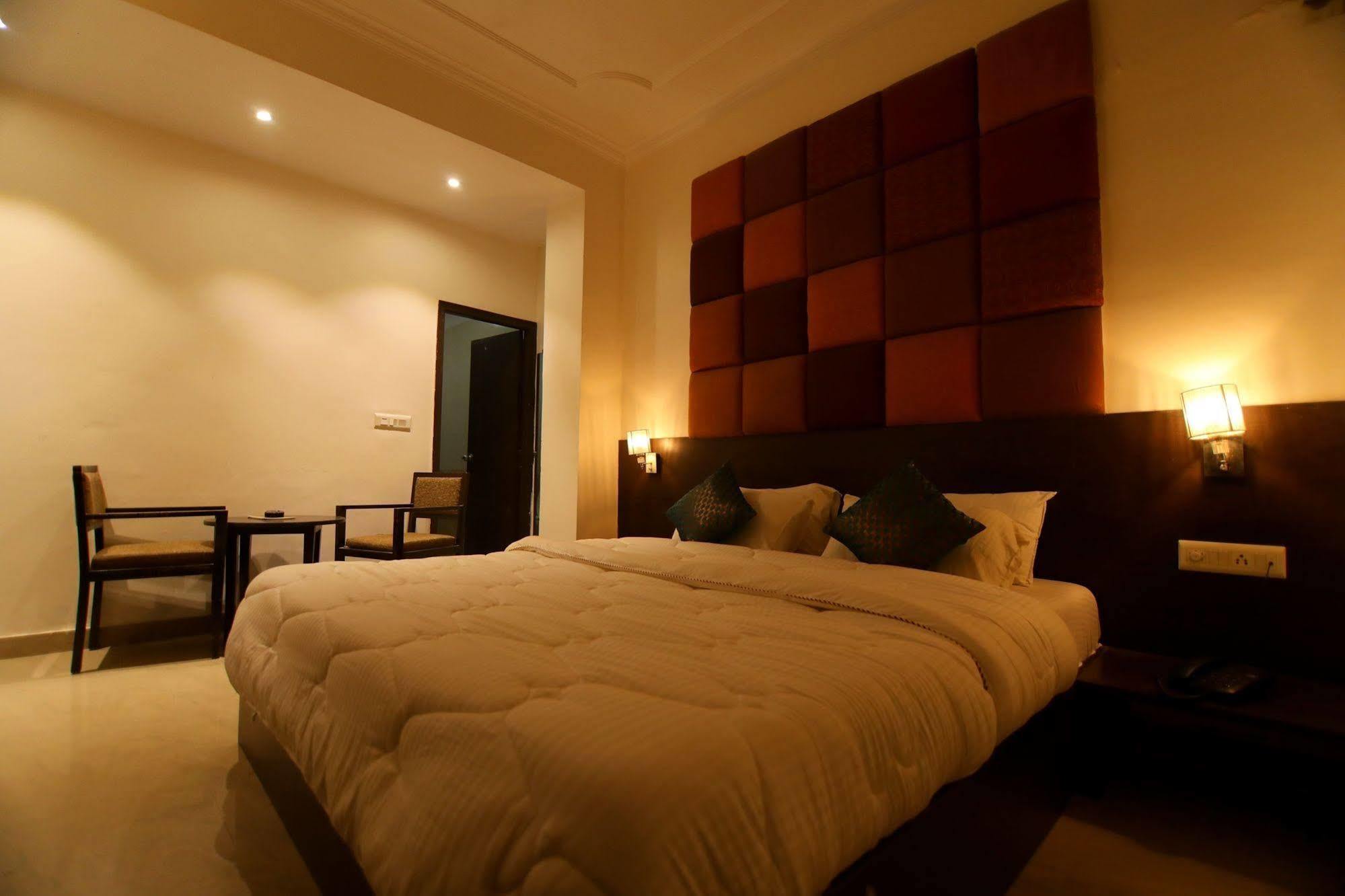 Fabhotel Prime Sarin Inn Heritage Váránasí Exteriér fotografie